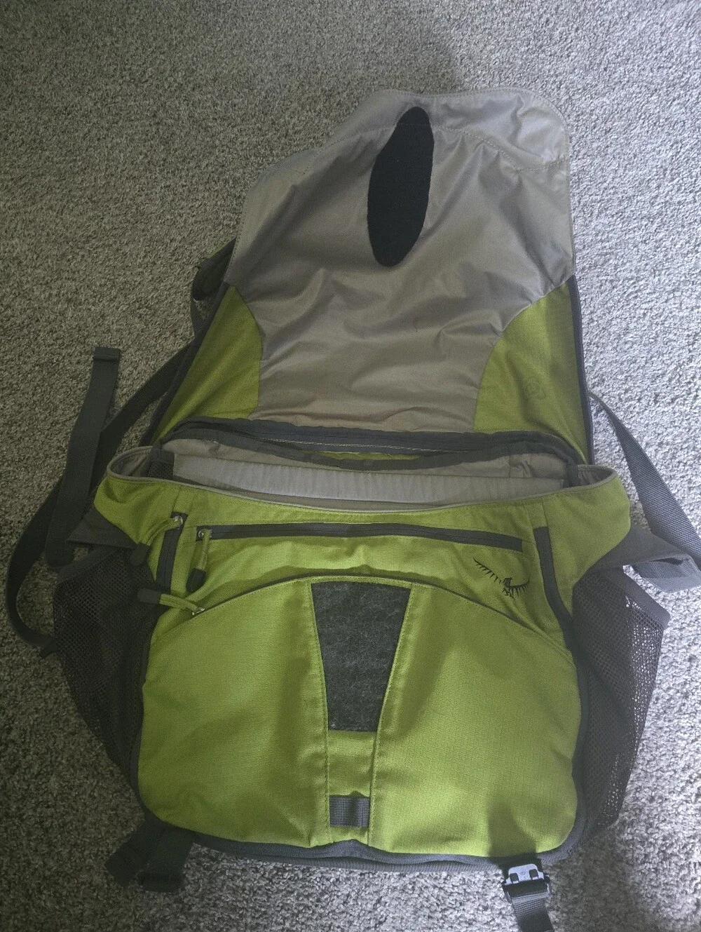 OSPREY Two-Tone Green and Dark Gray Messenger Bag